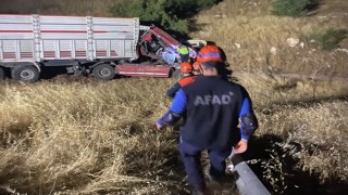 Kahramanmaraşta kamyon tıra arkadan çarptı: 1 yaralı