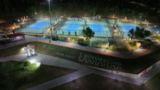 Kahramanmaraş’ta Tenis Tutkunları Kortta Buluşuyor