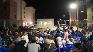 Kahta Belediyesinden çocuklara unutulmaz sinema gecesi