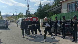 Kalp krizi sonucu hayatını kaybeden emekli asker, son yolculuğuna uğurlandı