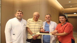 Kalp piliyle 100 yaşında prostat ameliyatı, yeni yaşına sağlıklı başladı