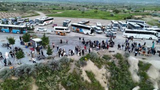 Kapadokyada sıcak hava balonları olumsuz hava şartları nedeniyle havalanamadı