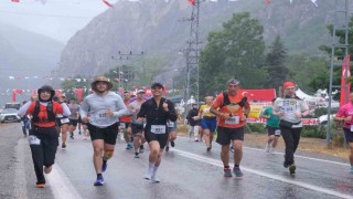 Kapıkayafestte 21 kilometrelik dağ koşusunda nefes kesen mücadele