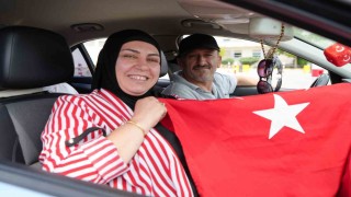Kapıkuleden yurda giriş yapan gurbetçiler: Bayrağı görünce bütün yorgunluğumuz geçiyor