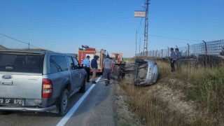Karabükte otomobil devrildi, 2 kişi yaralandı