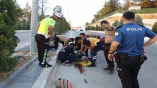 Karamanda otomobilin çarptığı elektrikli bisikletin sürücüsü ağır yaralandı