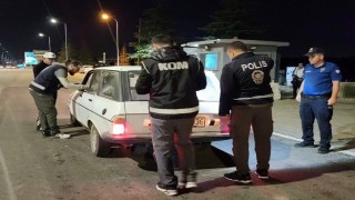 Karamanda polisin denetimlerinde yakalanan 12 kişi tutuklandı