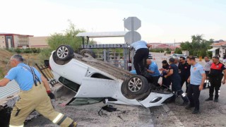 Karamanda takla atan otomobildeki 4 üniversite öğrencisi yaralandı
