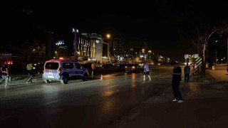 Karşıdan karşıya geçen yaşlı adama otomobil çarptı