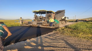Karsta köy yollarında ulaşım hamlesi! BSK ve beton yol çalışmaları aralıksız sürüyor