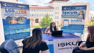 Kars'ta üniversite adaylarına dijital tercih rehberi: İŞKURdan DABİS desteği