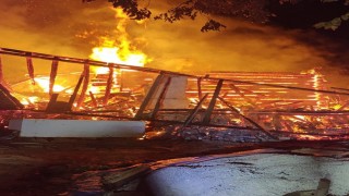 Kastamonu'da alevlere teslim olan ev kullanılamaz hale geldi