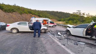 Kastamonuda iki otomobil kafa kafaya çarpıştı: 4 yaralı