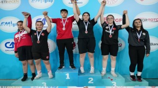 Kastamonulu genç güreşçi Yüsra, Türkiye üçüncüsü oldu