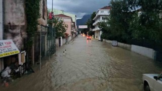 Kastamonuyu sel vurdu: İş yerleri, evler ve araçlar su altında kaldı