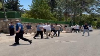 Kavga eden şahıslara biber gazıyla müdahale edildi