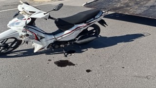 Kavşakta otomobil ile motosiklet çarpıştı: 1 yaralı