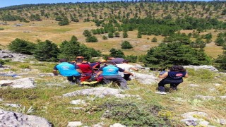 Kayalıklardan düşen şahıs ambulans helikopterle hastaneye sevk edildi