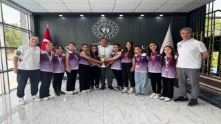 Kayseri şampiyonu sporculardan İl Müdürü Kabakcıya ziyaret
