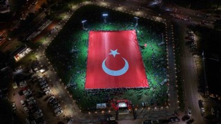 Kayseride dünyanın en büyük Türk bayrağı açıldı