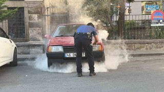 Kayseride park halindeki otomobilde yangın