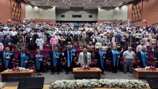 KAYÜ Uygulamalı Bilimler Fakültesinde mezuniyet sevinci