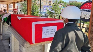 Kıbrıs Gazisi Fuat Akgül son yolculuğuna uğurlandı