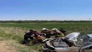 Kırıkhanda tarlaya uçan otomobilin sürücüsü yaralandı