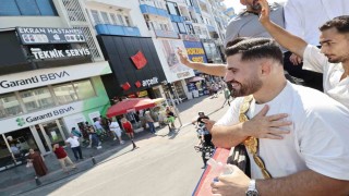 Kırkpınar başpehlivanı Erkan Taşa Antalyada coşkulu karşılama