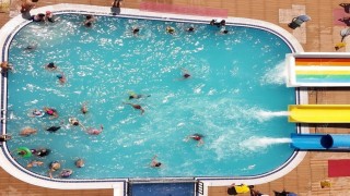 ‘Kirli havuz ve deniz suyu yaz ishallerini tetikleyebilir
