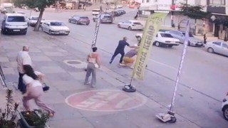 Kız çocuklarını taciz edip kaçırmak istediği iddia edilen saldırganlara müdahale eden yaşlı adam, feci halde darp edildi