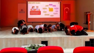 Kızılaydan yaz kursu öğrencilerine afet bilinci eğitimi