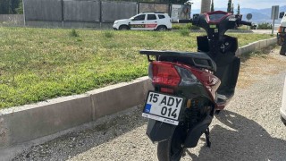 Kontrolden çıkan motosiklet devrildi, sürücü yaralandı