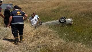 Konya-Eskişehir yolunda otomobil şarampole devrildi: 2 yaralı
