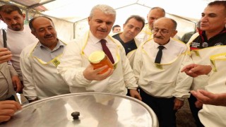 Konyada geleneksel bal hasadı programı