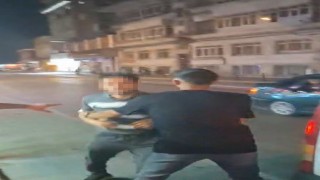 Konyada motosikletliye saldıran otomobil sürücüsüne para cezası kesilirken aracı trafikten men edildi