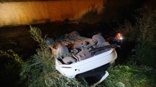 Köprüden uçan otomobilde 2 kişi yaralandı