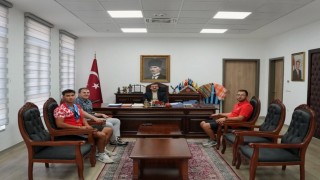 Köyceğiz Kaymakamı Kumcu, Dünya Şampiyonu Karahanı ağırladı