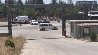 Kurtalanda iki otomobil çarpıştı: 2 yaralı