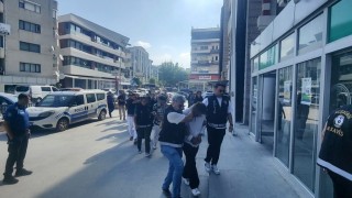 Kuşadasındaki cinayetin şüphelileri adliyeye sevk edildi