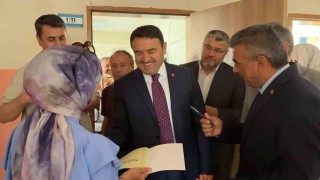 Kütahya Valisi Işın, Yaz Kuran Kursu öğrencilerinin dondurma çağrısına kayıtsız kalmadı