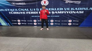 Kütahyalı Boksör Mehmet Turan Delibaş Türkiye üçüncüsü oldu