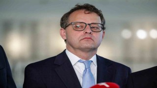 Macaristan ülkeye sığınan eski Polonyalı bakan ve yardımcısının mülteci statülerini iptal etti