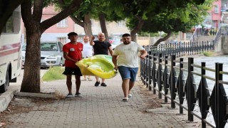 Mahalleli boğulmalara karşı Cankurtaran ekibi kurdu