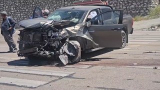 Malatyada iki pikap çarpıştı: 3 yaralı