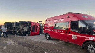 Malatya'da yangın ihbarına giden itfaiye aracı devrildi: 3 yaralı