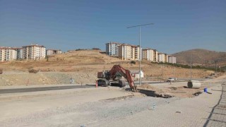 Malatyada yol çalışmaları sırasında göçük: 2 işçi toprak altında kaldı