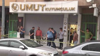 Maltepede silahlı kuyumcu soygunu: Şüpheliler altınlarla kaçtı