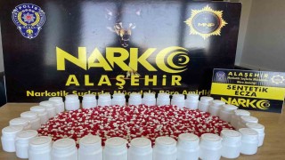 Manisada bin 803 sentetik ecza hap ele geçirildi