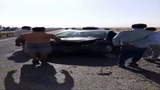 Mardinde kamyonet ile otomobil çarpıştı: 1 yaralı